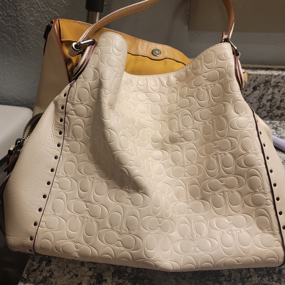 Coach Cream Leather Purse - Picture 5 of 5